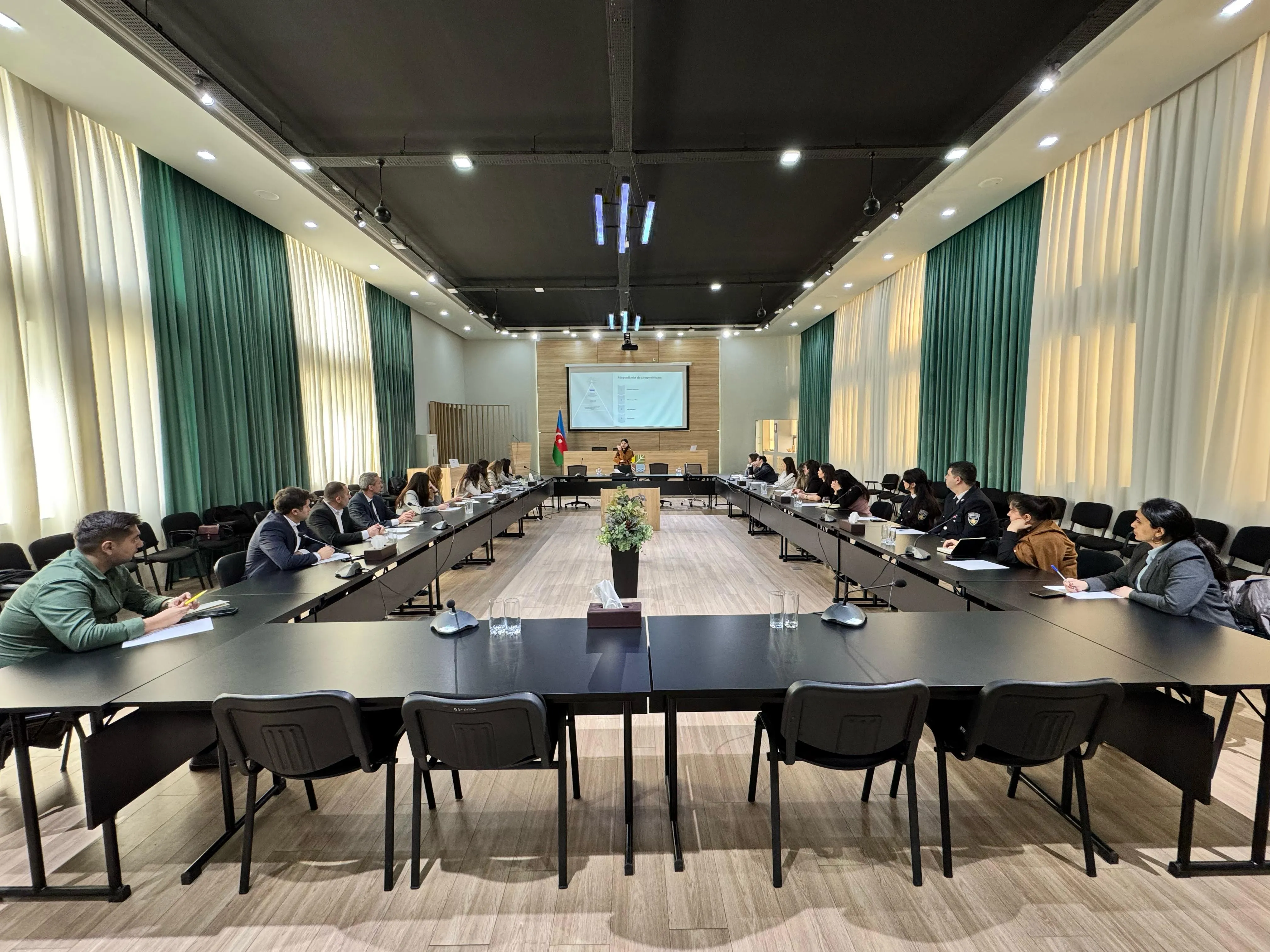 “Effektiv nəticələrin əldə edilməsi və çeviklik” mövzusunda təlim təşkil edilib